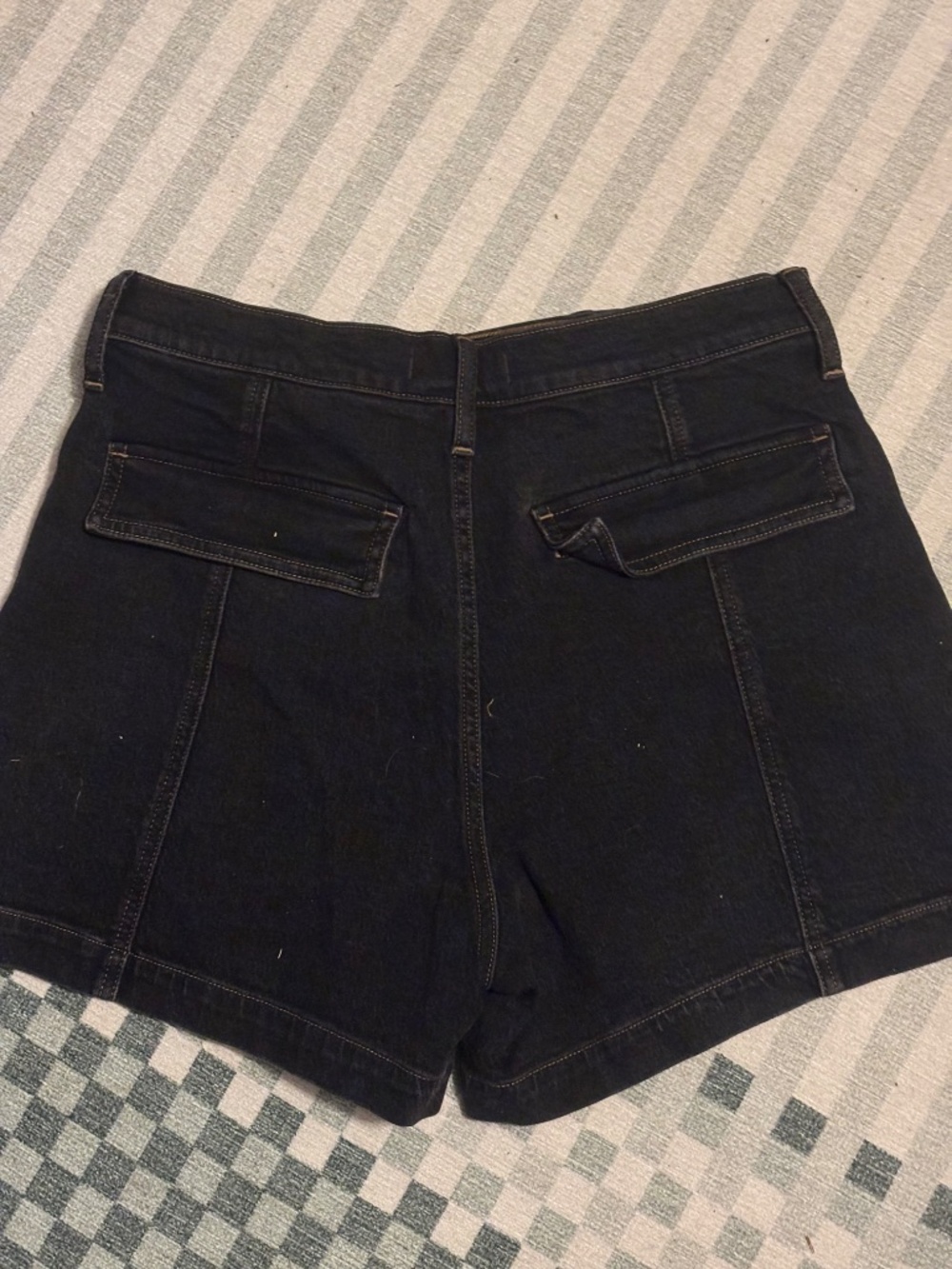 Madewell The Perfect Vintage Mid-Length Cargo Jean Short in Shamp Wash. Size 30. - Picture 3 of 4